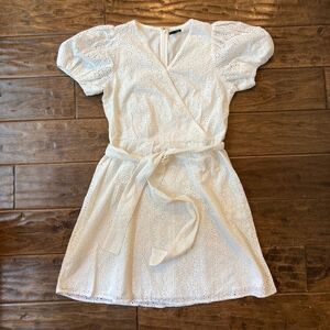 Ann Taylor White Floral Eyelet Belted Dress sz 8 Petite Puff Sleeves 100% Cotton